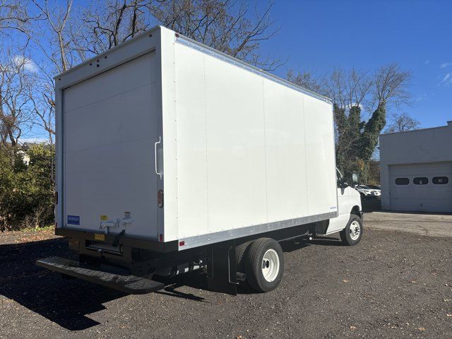 2024 Ford E-Series Base