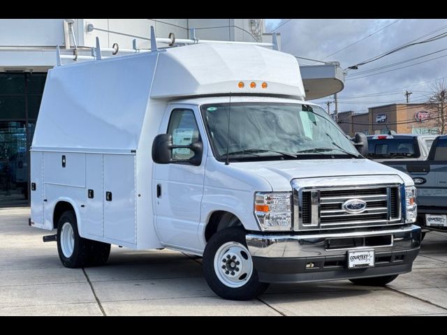 2024 Ford E-Series Base