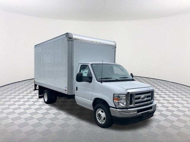 2024 Ford E-Series Base