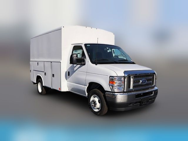 2024 Ford E-Series Base