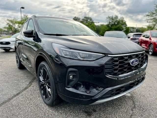 2024 Ford Escape ST-Line Elite