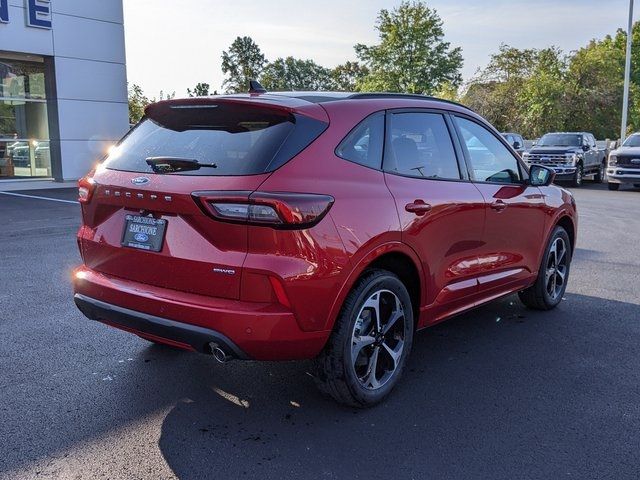 2024 Ford Escape ST-Line Elite