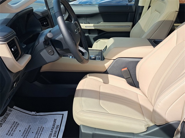 Vehicle image 12 of 15