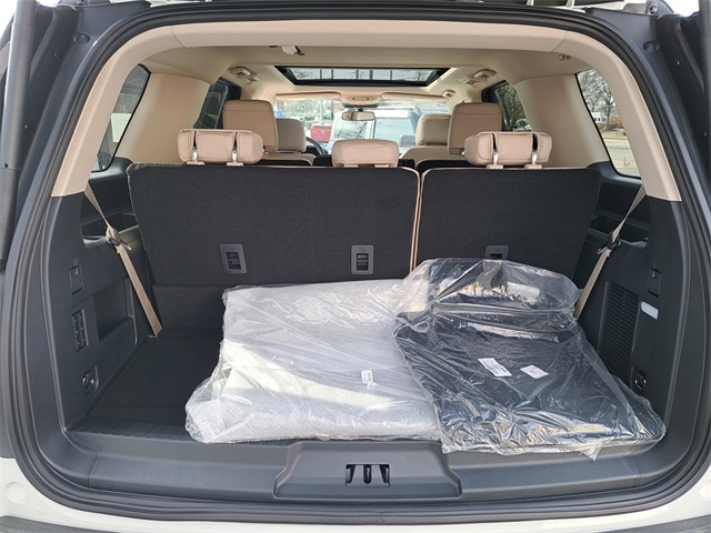 Vehicle image 14 of 15