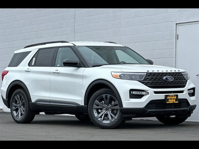 2024 Ford Explorer XLT