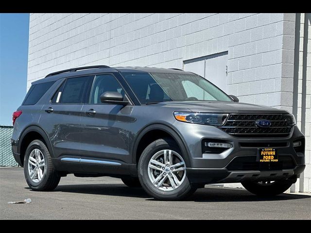 2024 Ford Explorer XLT