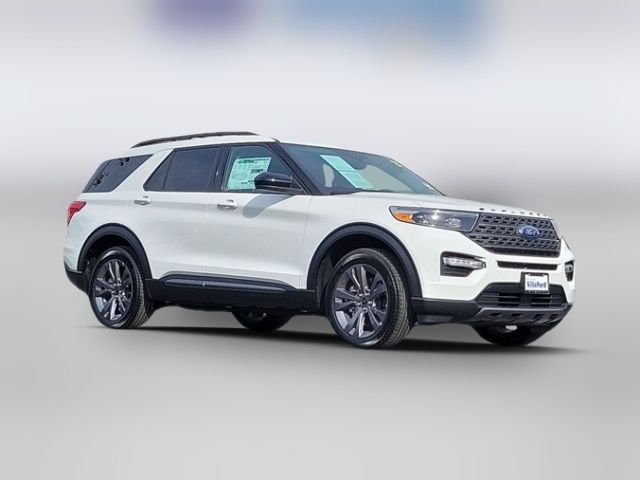 2024 Ford Explorer XLT