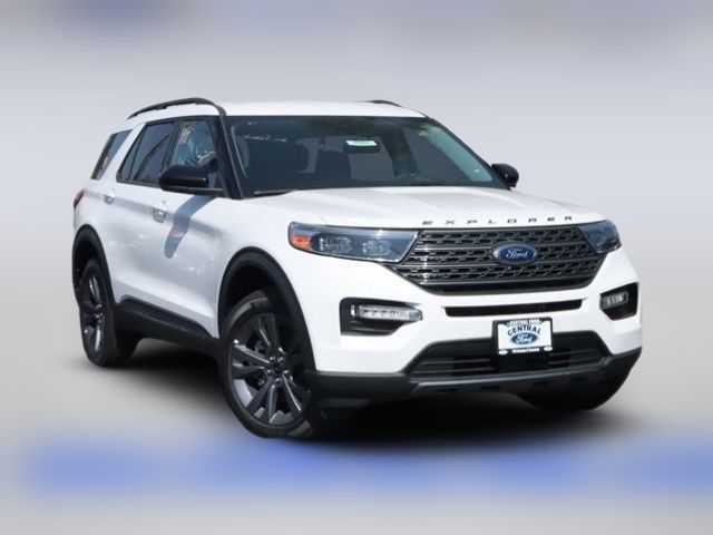 2024 Ford Explorer XLT