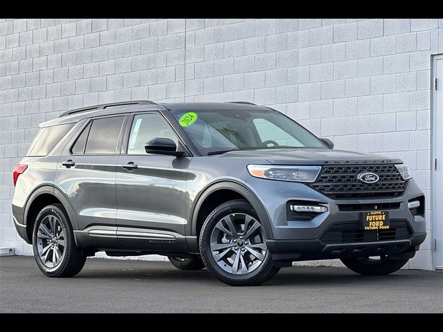 2024 Ford Explorer XLT