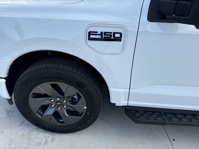 2024 Ford F-150 Lightning Flash