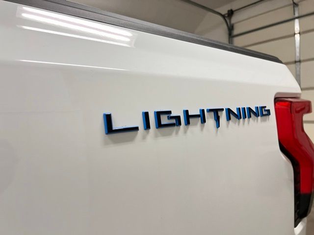 2024 Ford F-150 Lightning Flash