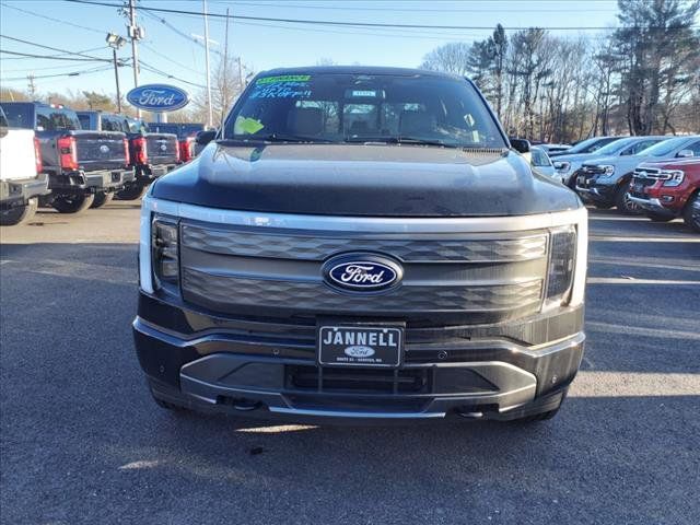 2024 Ford F-150 Lightning LARIAT