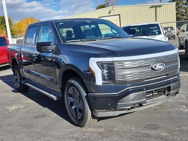 2024 Ford F-150 Lightning LARIAT