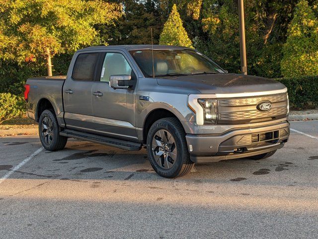 2024 Ford F-150 Lightning LARIAT