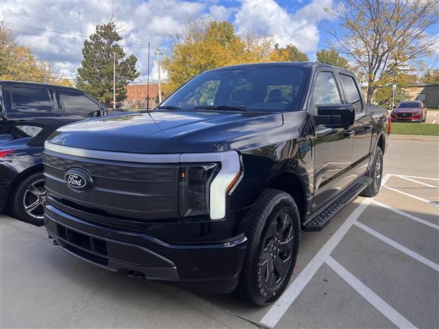 2024 Ford F-150 Lightning LARIAT