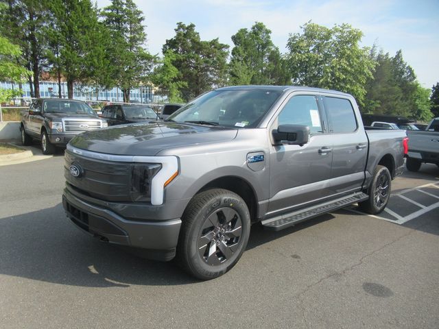 2024 Ford F-150 Lightning LARIAT