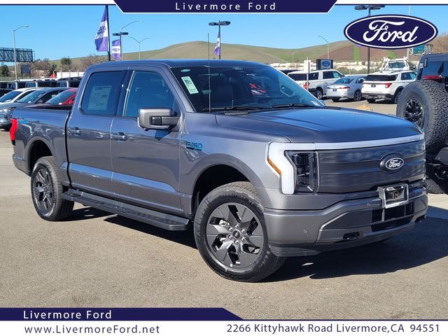 2024 Ford F-150 Lightning LARIAT