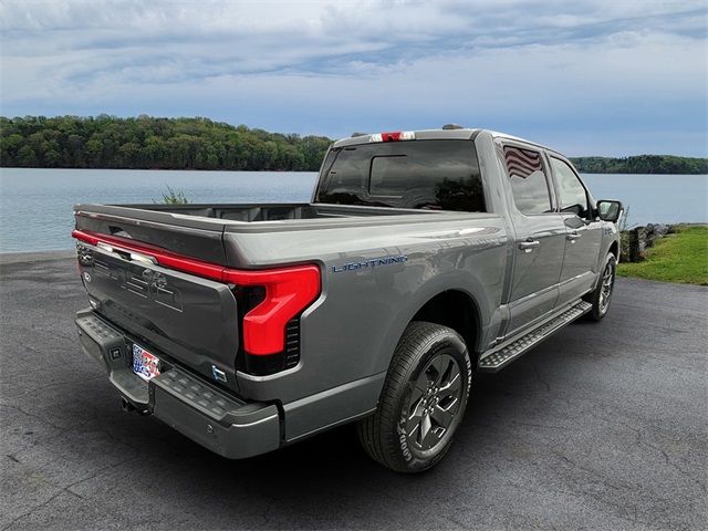 2024 Ford F-150 Lightning LARIAT