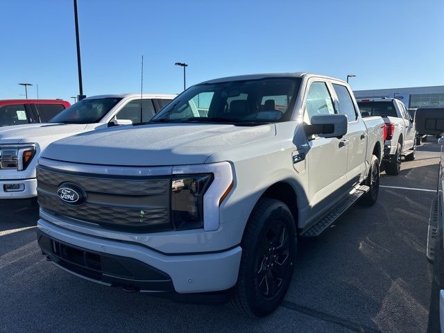 2024 Ford F-150 Lightning LARIAT