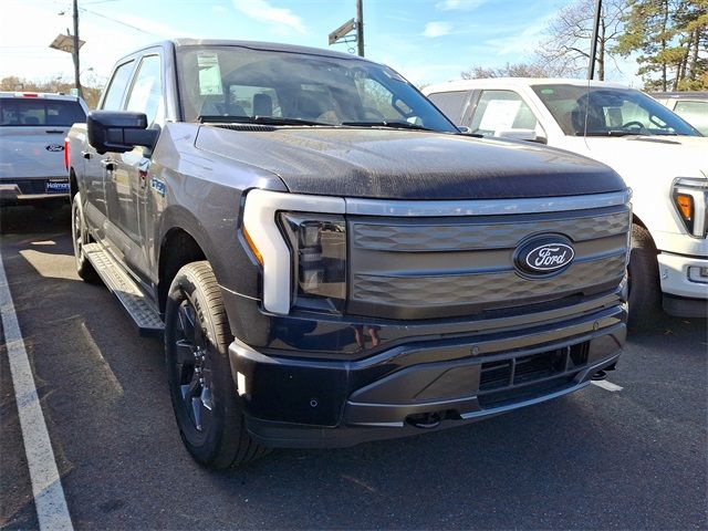 2024 Ford F-150 Lightning LARIAT