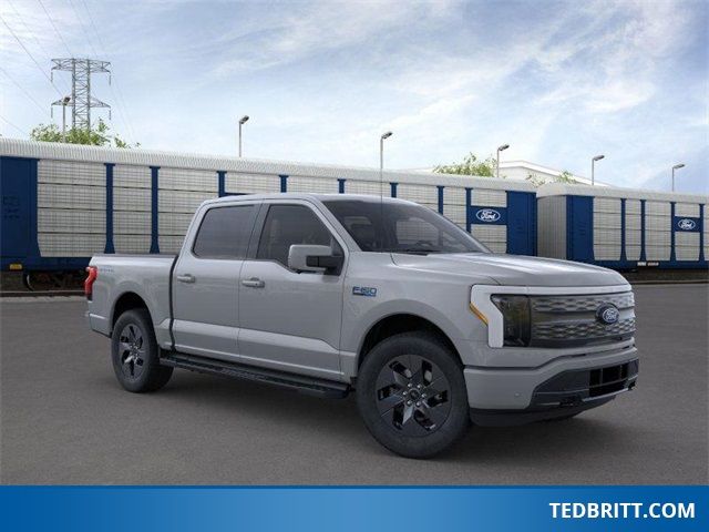 2024 Ford F-150 Lightning LARIAT