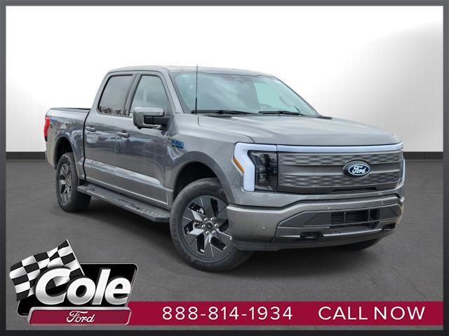 2024 Ford F-150 Lightning LARIAT