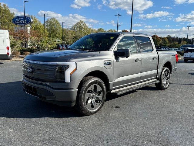 2024 Ford F-150 Lightning LARIAT