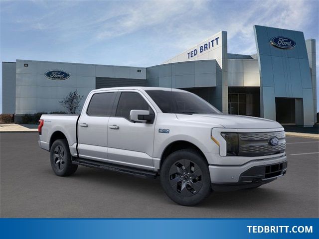 2024 Ford F-150 Lightning LARIAT