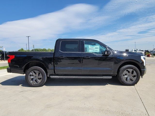 2024 Ford F-150 Lightning LARIAT