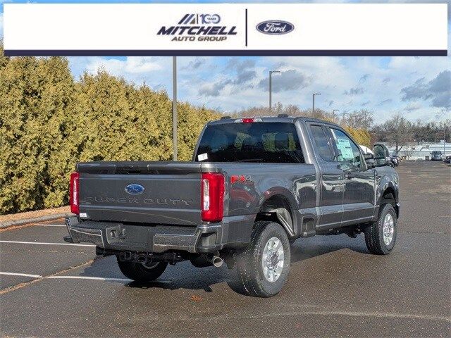 2024 Ford F-350 XLT