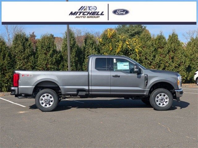 2024 Ford F-350 XLT