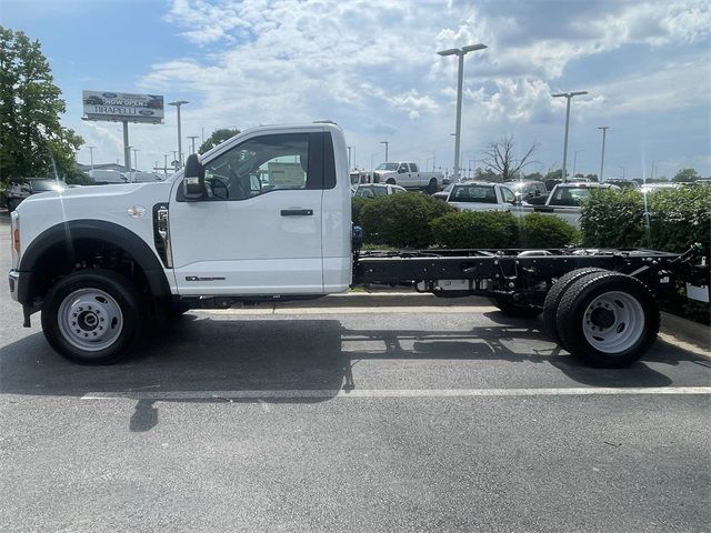 2024 Ford F-550 