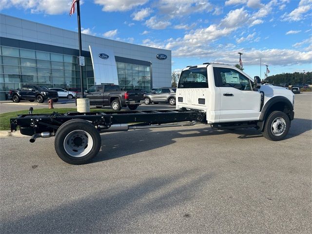 2024 Ford F-600 