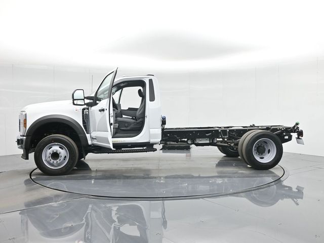 2024 Ford F-600 