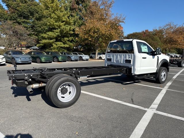 2024 Ford F-600 