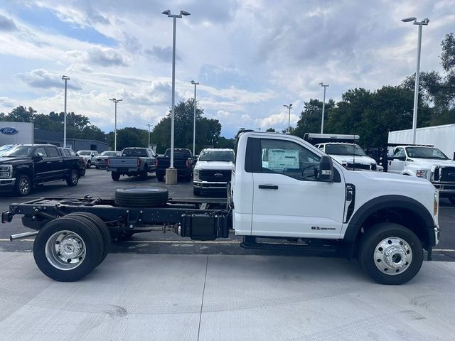 2024 Ford F-600 XLT