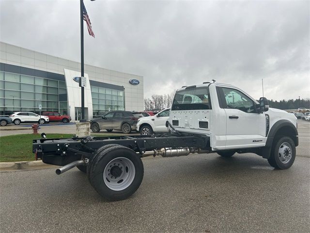 2024 Ford F-600 