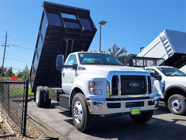 2024 Ford F-650 Base