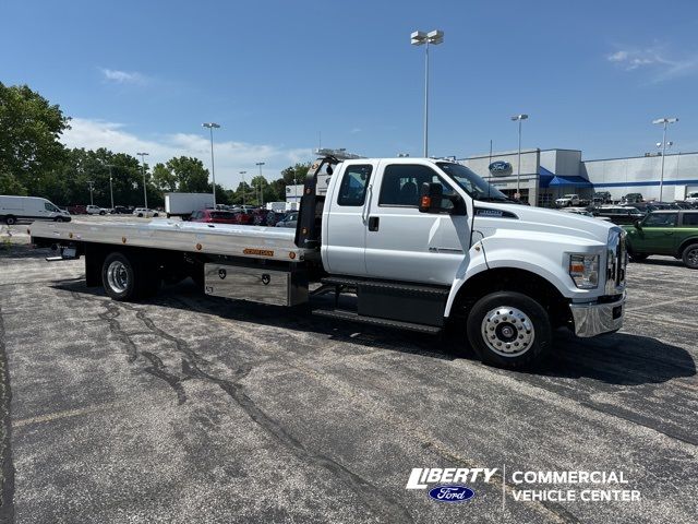 2024 Ford F-650 Base