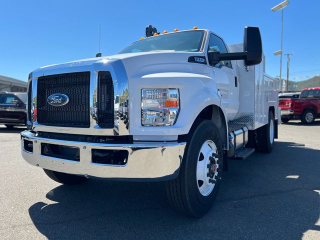 2024 Ford F-750 Base