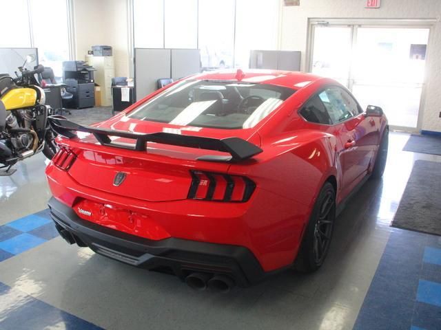 2024 Ford Mustang Dark Horse