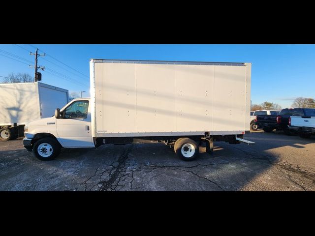 2024 Ford E-Series Base