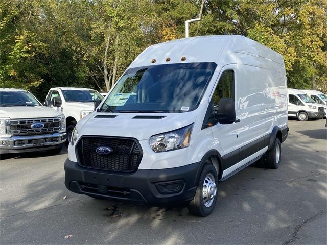 2024 Ford Transit Base