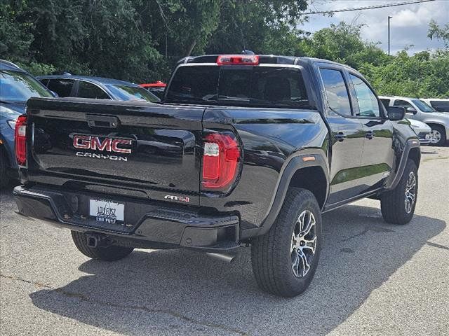 2024 GMC Canyon 4WD AT4