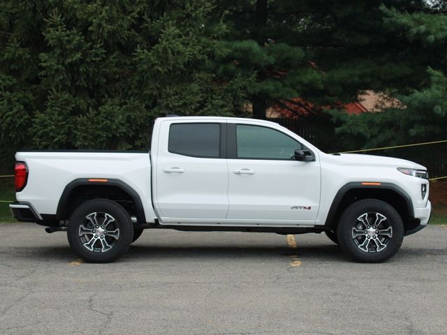 2024 GMC Canyon 4WD AT4