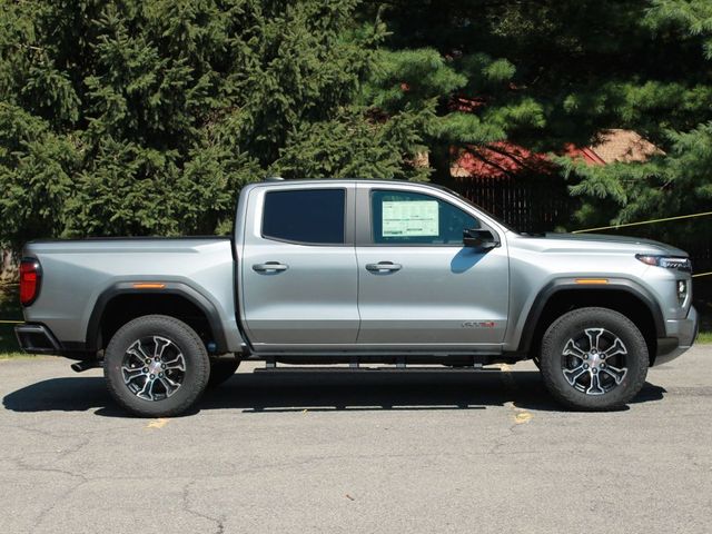 2024 GMC Canyon 4WD AT4