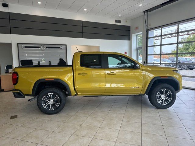 2024 GMC Canyon 4WD AT4