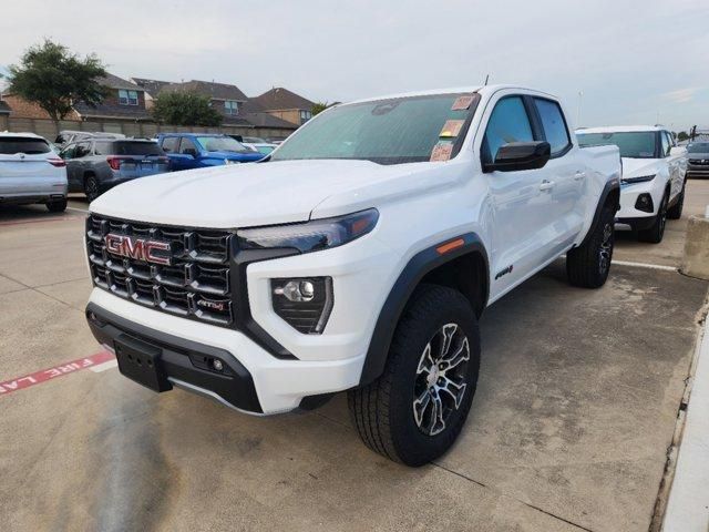 2024 GMC Canyon 4WD AT4