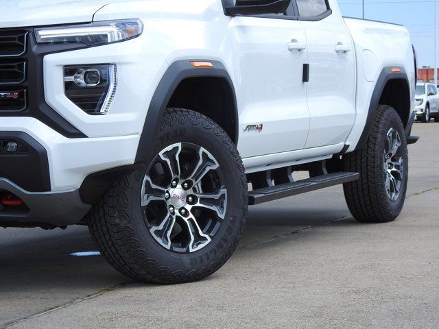 2024 GMC Canyon 4WD AT4