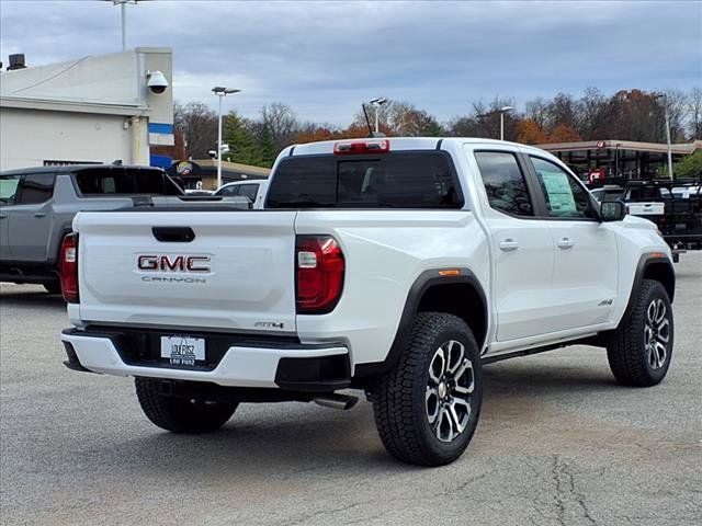 2024 GMC Canyon 4WD AT4